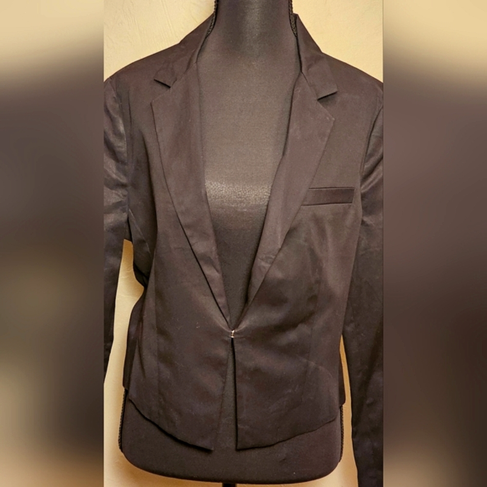 [EXPRESS] NWOT ☆ Vintage Cropped Black Blazer☆《12》Clasp Closure - Picture 3 of 16